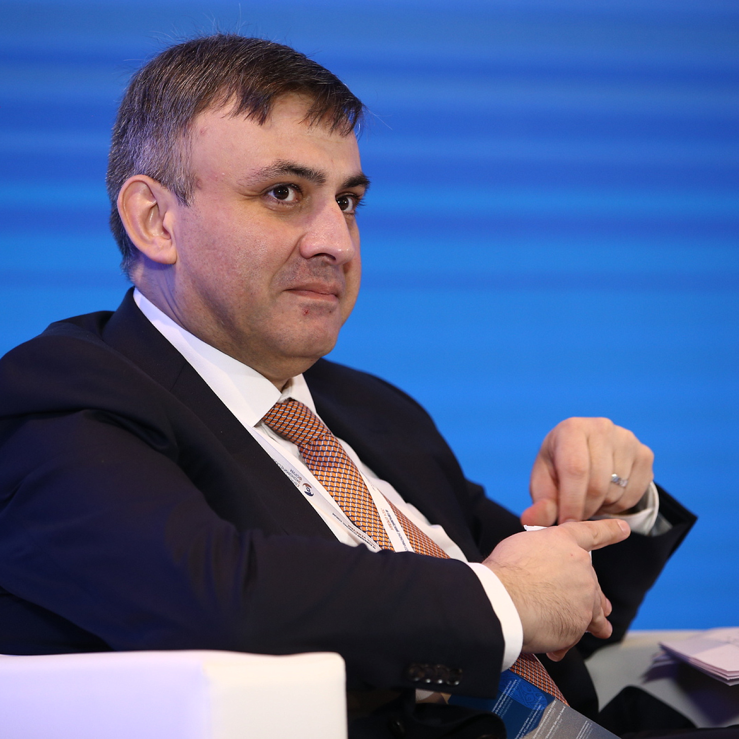 Цифровизироваться нельзя остановиться. Где ставим запятую?