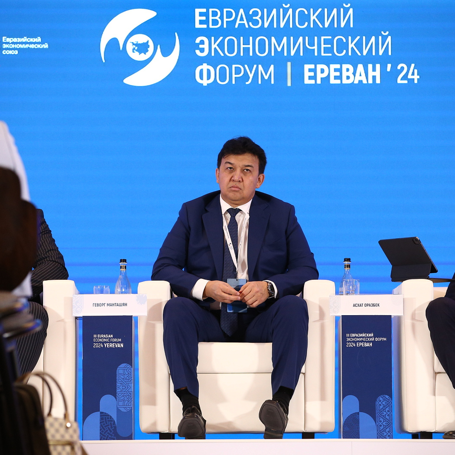 Цифровизироваться нельзя остановиться. Где ставим запятую?