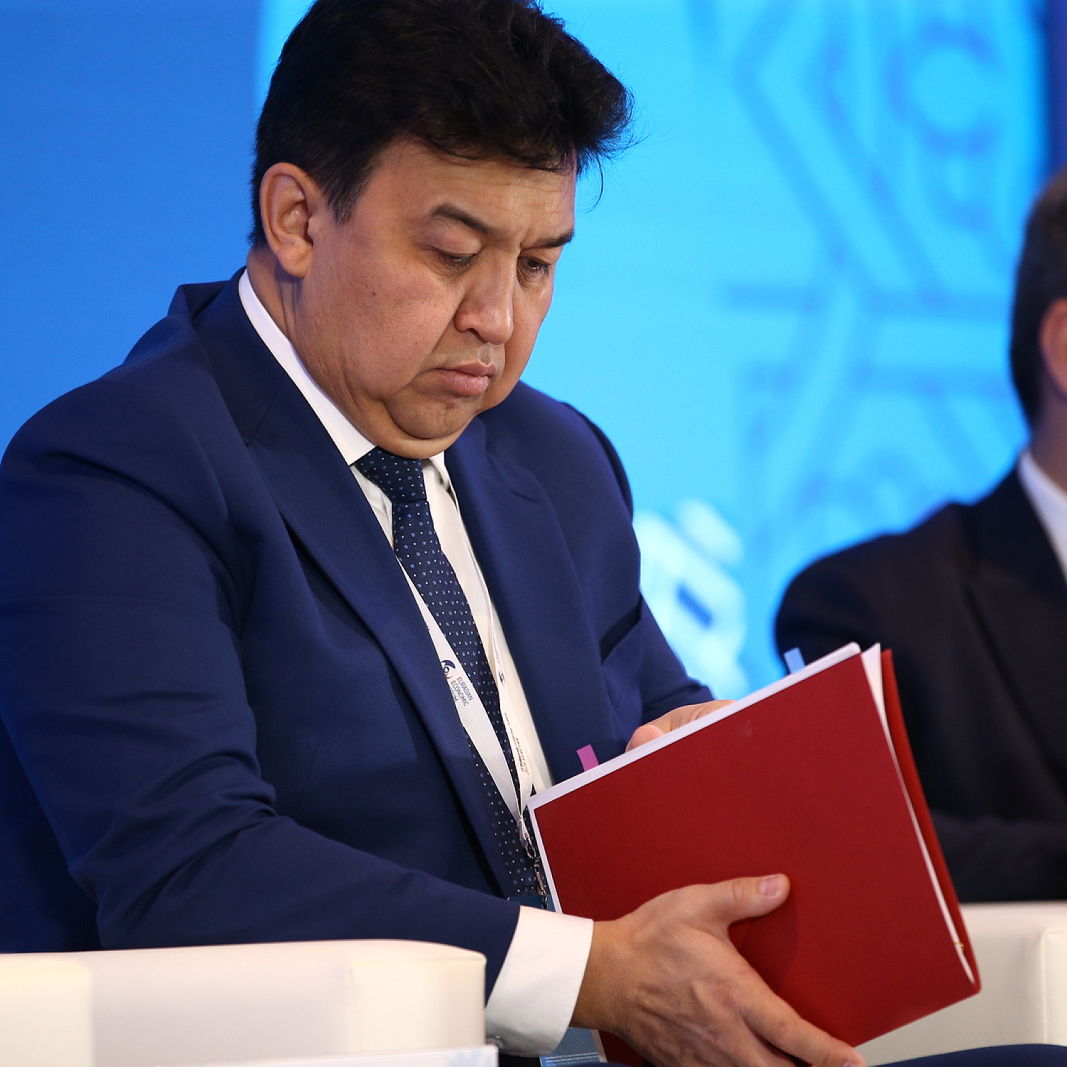 Цифровизироваться нельзя остановиться. Где ставим запятую?