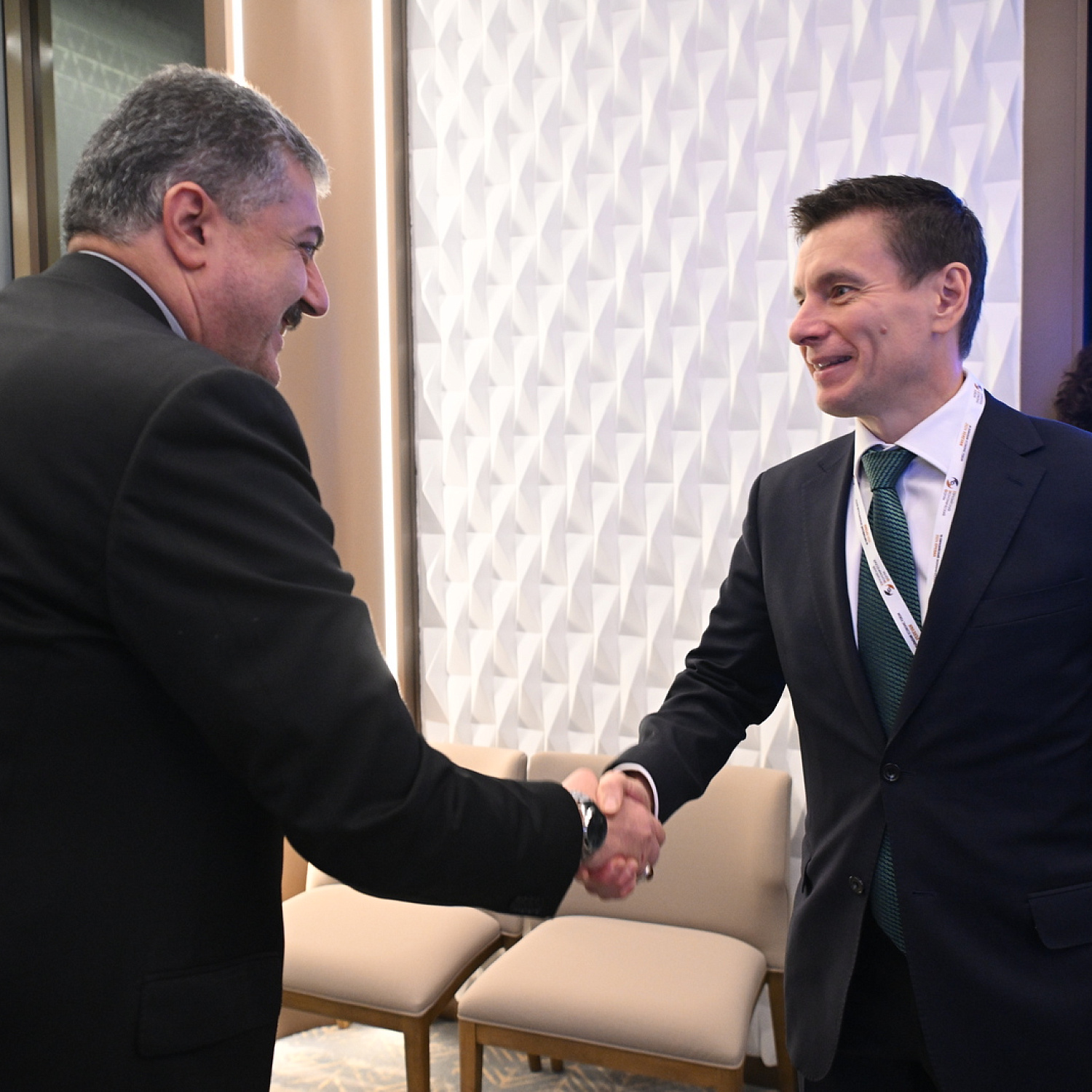 Зал В2В