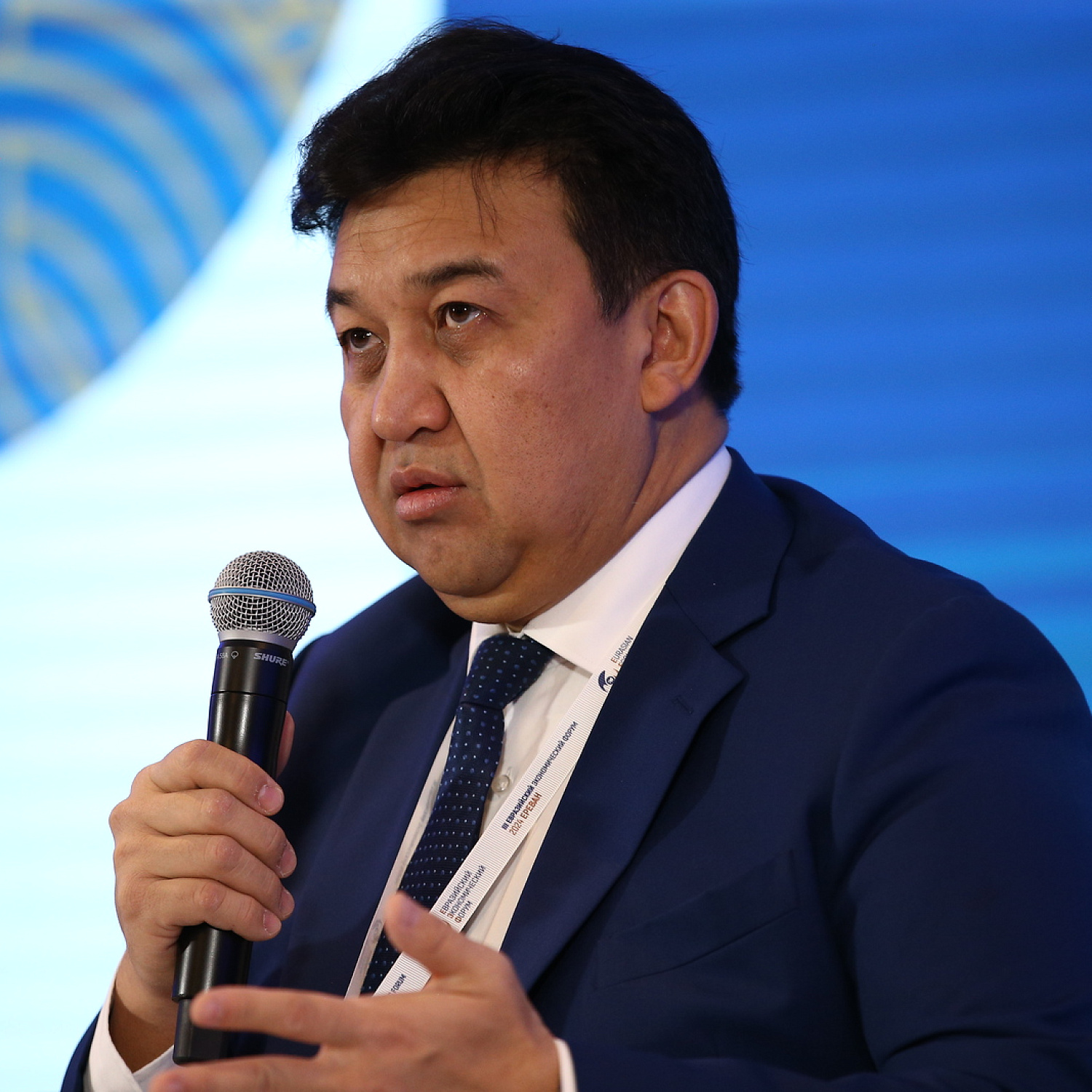 Цифровизироваться нельзя остановиться. Где ставим запятую?