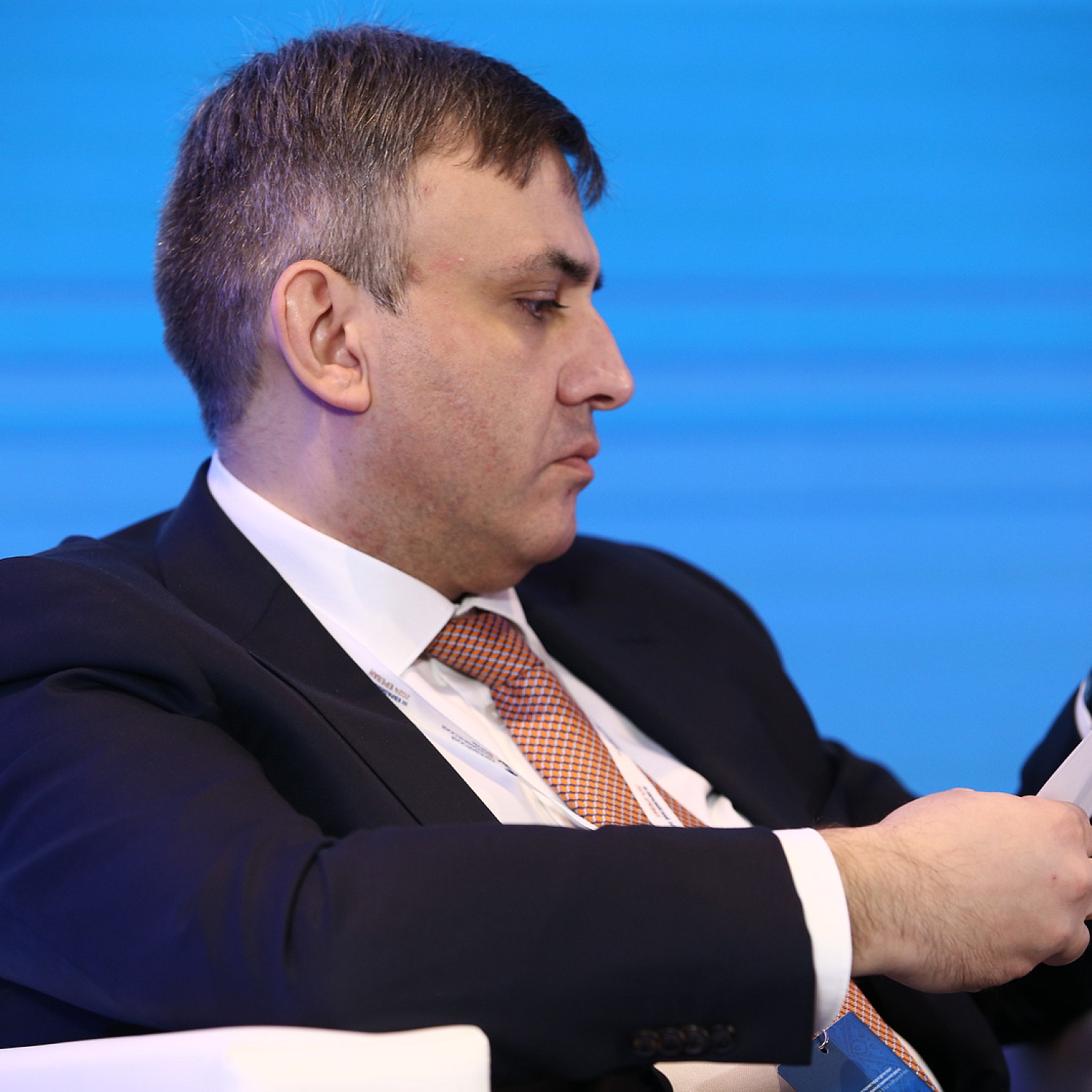Цифровизироваться нельзя остановиться. Где ставим запятую?
