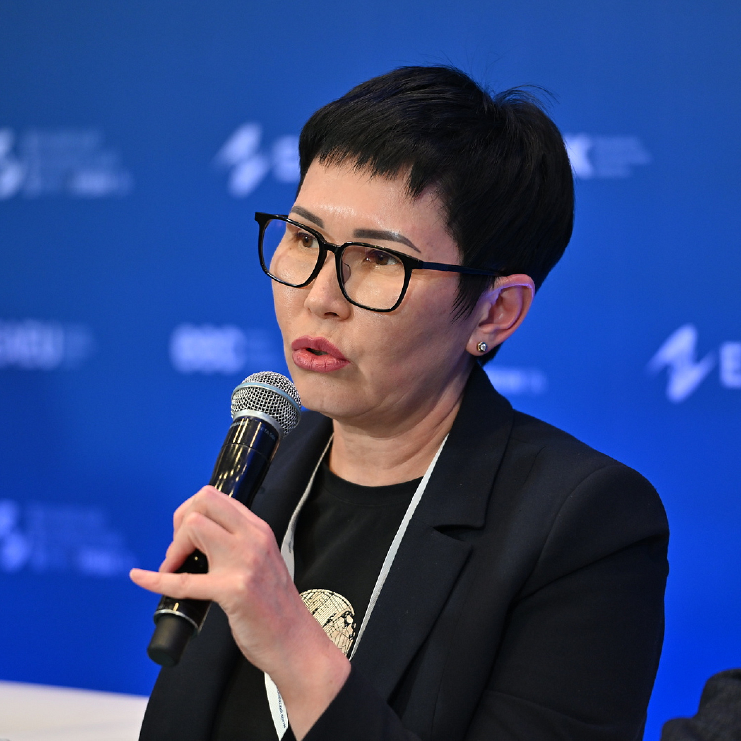 Цифровые тренды в деятельности таможенных органов: теория и практика