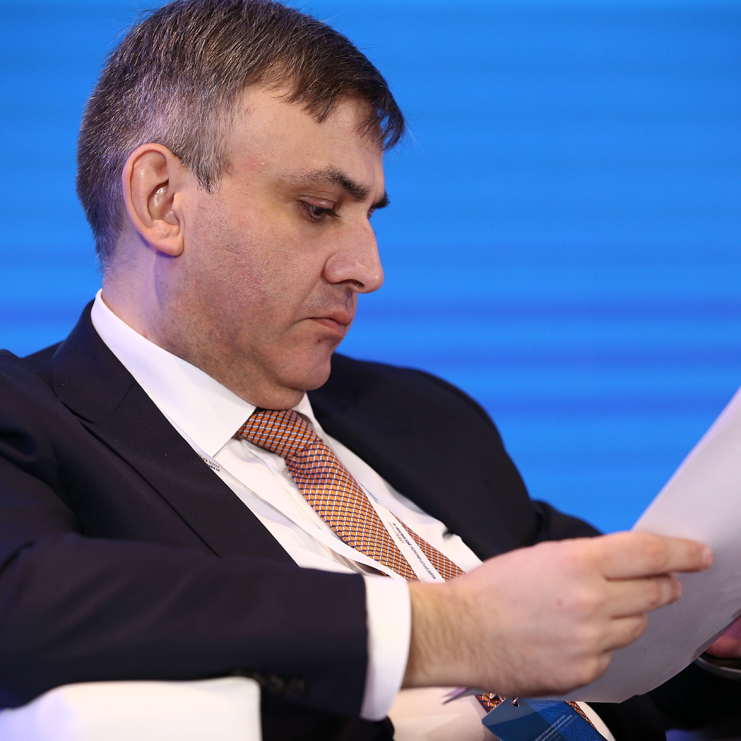 Цифровизироваться нельзя остановиться. Где ставим запятую?